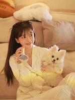 摆个姿势拍个照，要睡觉了0