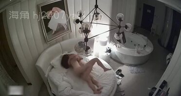 漂亮的美女和男友酒店开房爱爱，全程监控流出