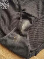 我一直想和自己妈妈做爱，总是用妈妈的内裤胸罩都撸过，但是不知道她发没发现2