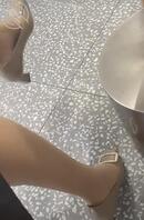 下班逛商场喽！在厕所摸了摸把丝袜脱了放到男士洗手池不知道会不会有人拿嘻嘻2