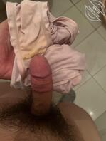 (原创-真实操妈)穿上妈妈的原味内裤,最后打飞机射上去2