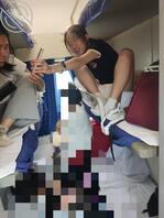 火车卧铺小萝莉