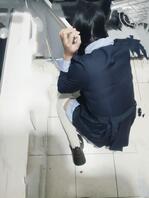 【原创视频】在酒精作用下我半强迫上了我的亲妹妹 抓着白袜脚内射滚烫精液0