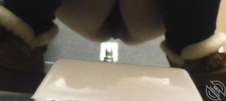 原创厕拍贵妇骚穴2