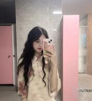 隔壁老哥跟女朋友一起住，查寝一下