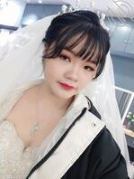 婚纱与反差