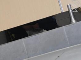 原创…！！偷拍加油站老阿姨加油员上厕所1