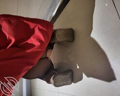 [真实原创] 衡水黑丝袜母狗 大厅楼道露出1