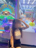 68、带嫂子来娱乐城玩，嫂子开心的像个少女2