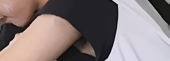 【原创】偷拍到平胸女高中生的腋毛了2