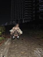 公园露出，娇妻小孕妇出来炸街啦，让你遇见了想要怎么干她，大家多多评论2