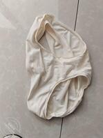 潜入偷拍两个小姐姐的原味0