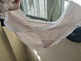 潜入偷拍两个小姐姐的原味2