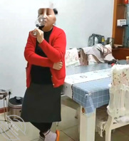 老妹去我爸那边吃饭,老妈心情不好趁机提议喝红酒趁老妈喝醉吃了老妈豆腐1