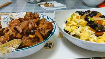 老妹去我爸那边吃饭,老妈心情不好趁机提议喝红酒趁老妈喝醉吃了老妈豆腐2