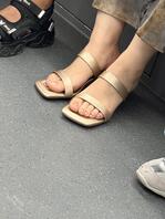 地铁偷拍露脸少妇2