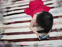 大牛原创30 帮女儿洗染血的内裤,发现血量减少了,希望生日那天不影响做爱1