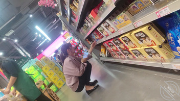 偷拍紧身瑜伽裤1