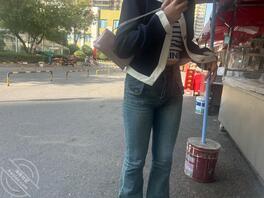 偷紧身牛仔裤，露脸极品女2