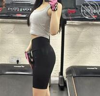 (原创)刚健完身的嫂子被我干到直喊疼,内射完精子慢慢流出。1