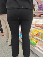 商店里面的少妇黑色紧身裤1