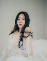  嫩模敏敏酱居家大尺度私房全裸泡泡浴极致诱惑写真1