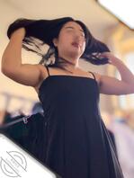 更新老婆换胸罩过程，欢迎兄弟们用我老婆照片发帖，会收到露脸视频照片0