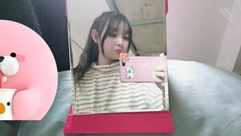 今天在公厕门上发现了一张同学的照片，后面还有名字，这个骚逼还在海角刷到过2