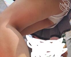 偷拍抄底爱好评论区分享呀最爱看学生妹骚货了2