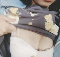 老婆表姐的女儿，逼很嫩看着还是处？2