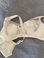 给小姨子保养内衣内裤0