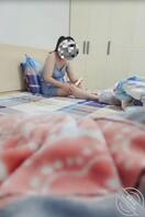 16 老妈带回来个电动推子,联想到之前看老妈有剃毛痕迹,偷拍果然拍到了!0