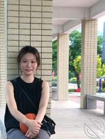 露脸骚妻穿着情趣内衣被操 嘴里说着要2个人一起来操她（附带日常生活照 ）0