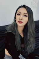 【吕彤】38岁未婚单身 如果我脱光衣服趴在床上 会不会有男人排队操我