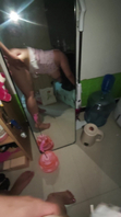 巨乳女大镜前挨操