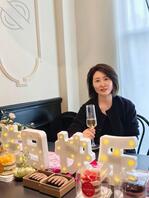 让大家看看我离婚多年的漂亮妈妈0