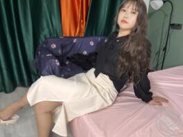 【真是乱伦】穿舅妈丝袜操丝袜舅妈好变态啊  丝袜之间的碰撞变态外甥穿丝0