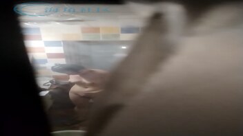 偷拍洗澡