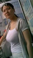 街拍大胸美妇0