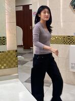 手拍原创厕所，少妇带中等阴唇的逼尿尿2
