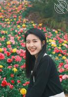 春色满枝，花香满衣，黑爹护我。2