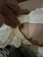 和妹妹一起看电视,妹妹睡着了,趁机摸她的奶子0