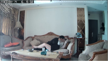 惊天大秘密!居然意外发现已婚的亲姐姐居然在家里跟别的男人偷情1