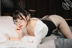 女老师的骚逼样子