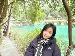 艳勤小骚货，带着母狗自驾游，等成功开发各地约炮友一起干她