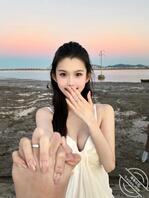 大一新生母狗 巨乳随便揉 小逼在学校被艹烂了等还友来卸欲