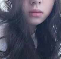 04年小母狗自慰，过年回家，找不到大鸡巴艹自己的小逼逼，只能自慰解解闷0