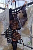 兄弟们  我是真的喜欢妈妈这种熟女 很有韵味  控制不住自己0