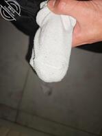 看着我姐小骚脚直接硬 晚上拿她袜子打胶射爆1