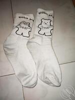 看着我姐小骚脚直接硬 晚上拿她袜子打胶射爆2